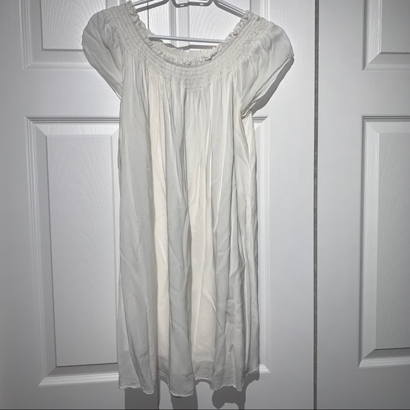 Aritzia- Talula Off the shoulder dress - Picture 4 of 8